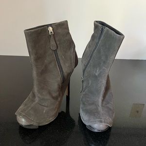 Camilla Skovgaard Suede Pumps